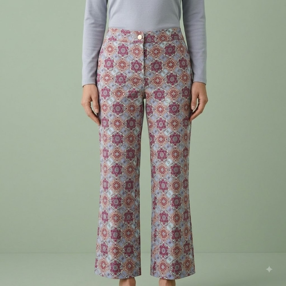 O5 Cropped Pants Women's 6‎ Multicolor Medallion Print Stretch